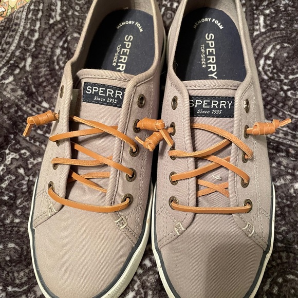 Sperry shoes - Picture 3 of 5